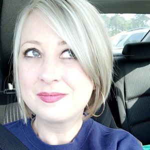 Meet your Posher, Leila